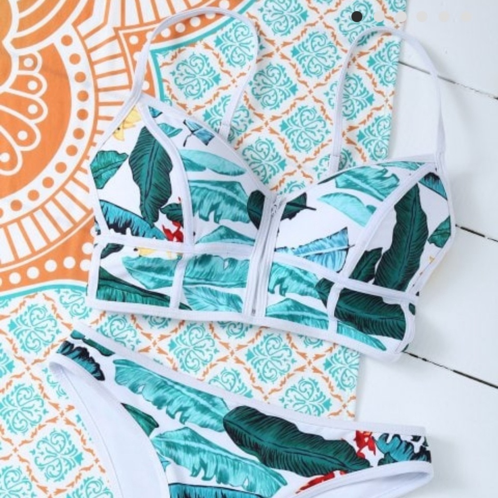Tropical Palm Print Paneled Bikini - Picture 8 of 8